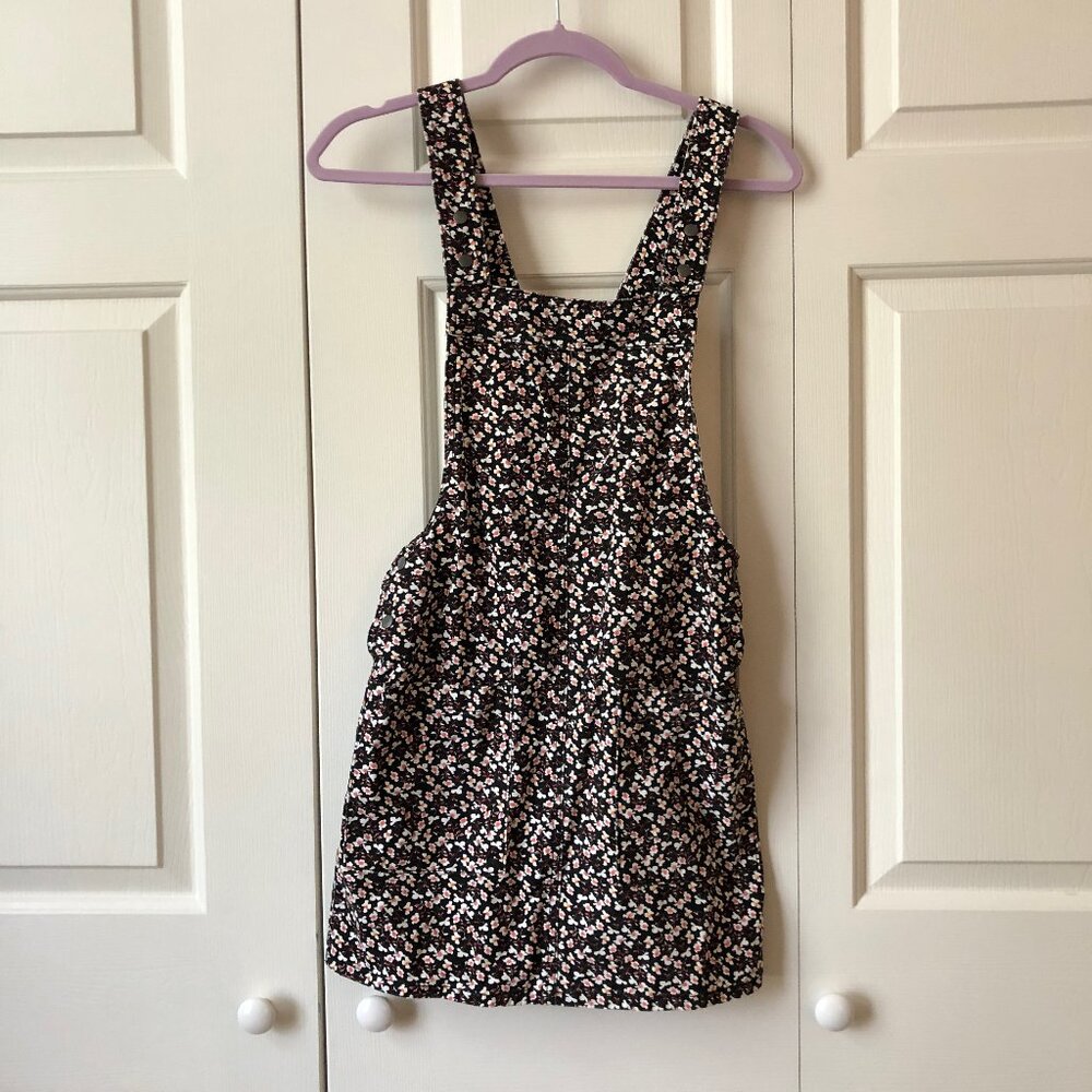 Floral denim overalls with pockets!
